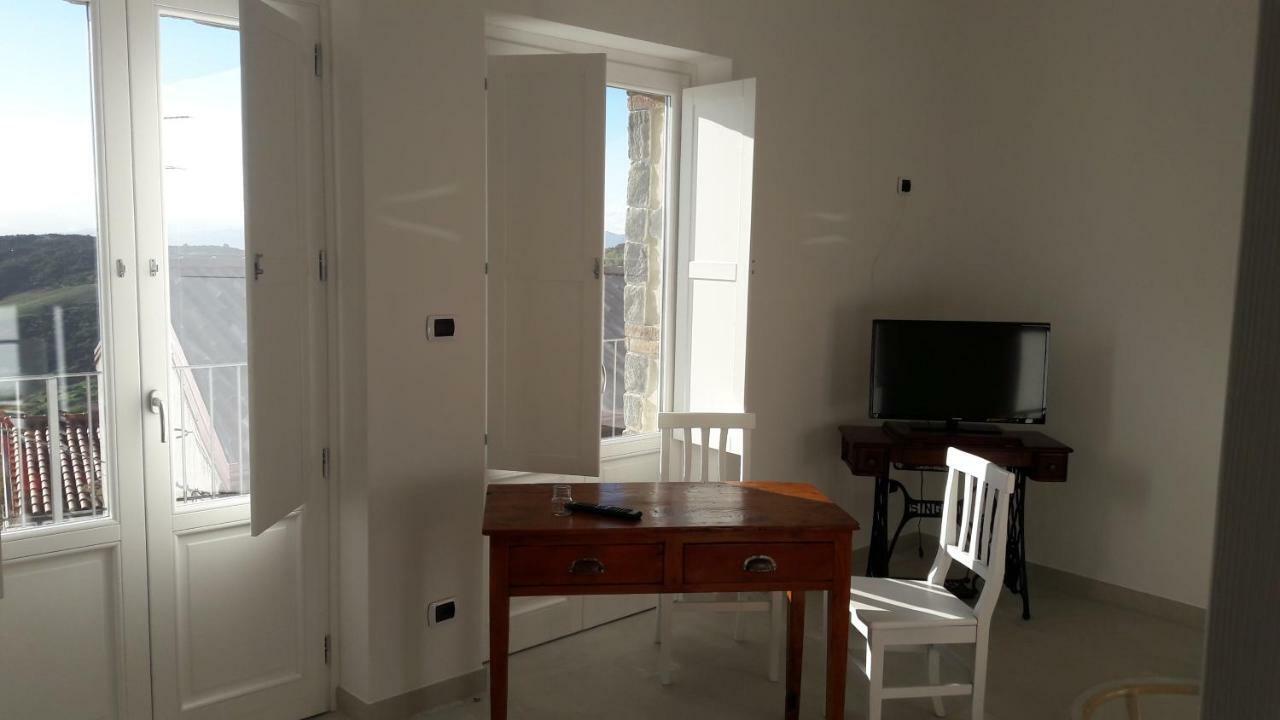 La Casa Dei Panorami Di Colobraro Daire Dış mekan fotoğraf